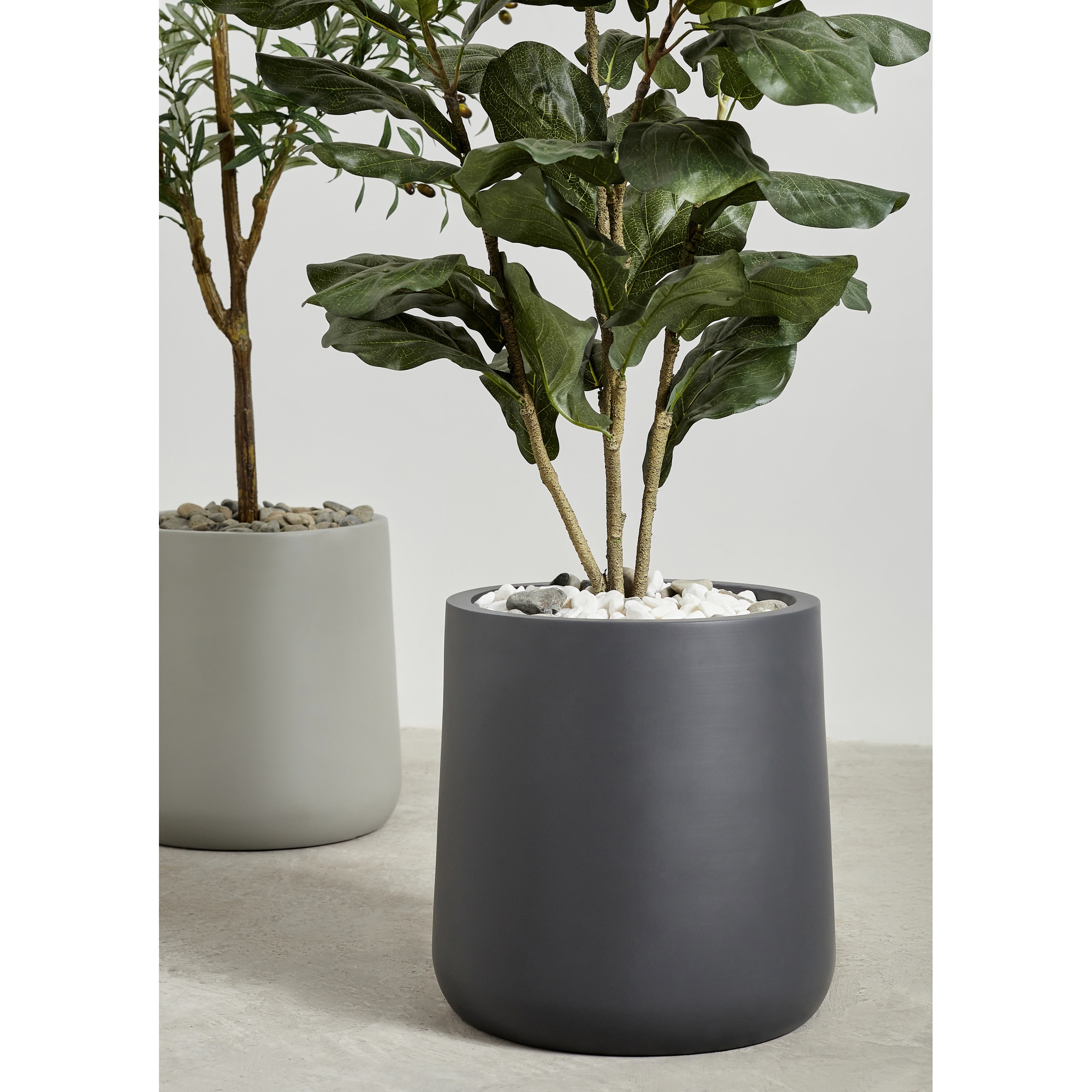 https://ak1.ostkcdn.com/images/products/is/images/direct/74b6479539c400e0401f0770057024d89b83a3b9/Indoor-Outdoor-Large-Nordic-Minimalist-Fiberstone-Lightweight-Round-Planter-Pot---14%2C-11-inch-Matte-Finish.jpg