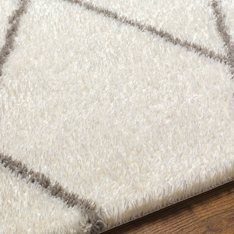Livabliss Cloudy Diamond Lattice Plush Area Rug