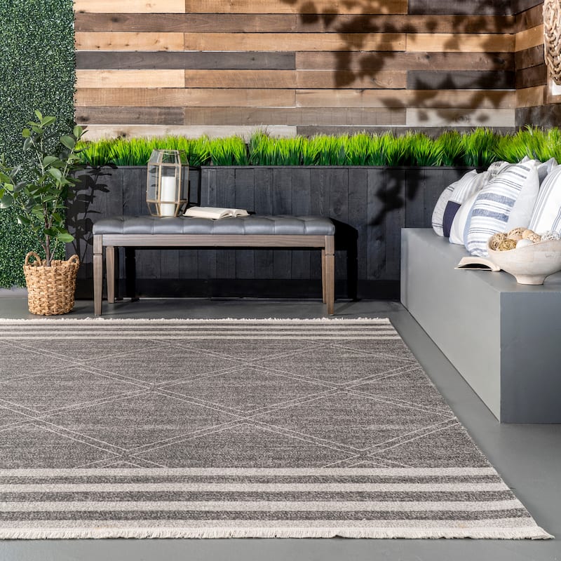 Nuloom Roberge Coastal Indoor/Outdoor Area Rug
