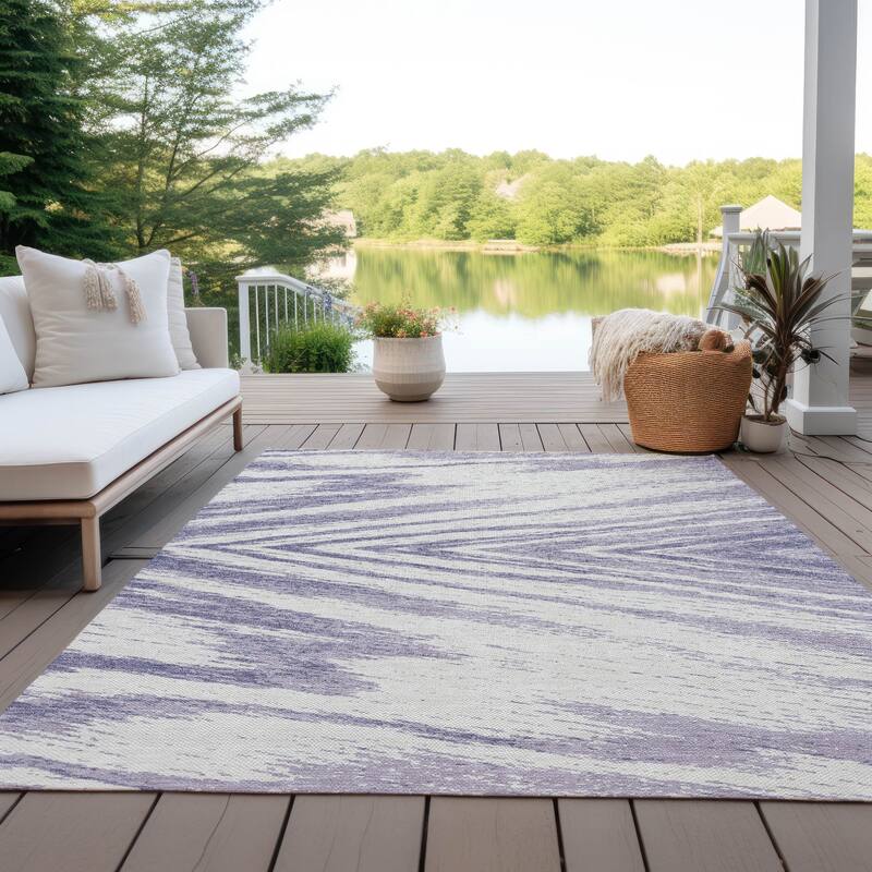 Machine Washable Indoor/ Outdoor Chantille Chevron Modern Rug - Lavender - 2'6" x 3'10"