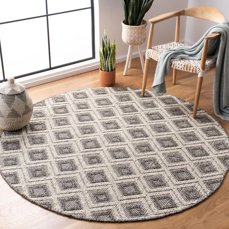 SAFAVIEH Handmade Vermont Shonna Wool Rug - 6' Round - Grey/Ivory