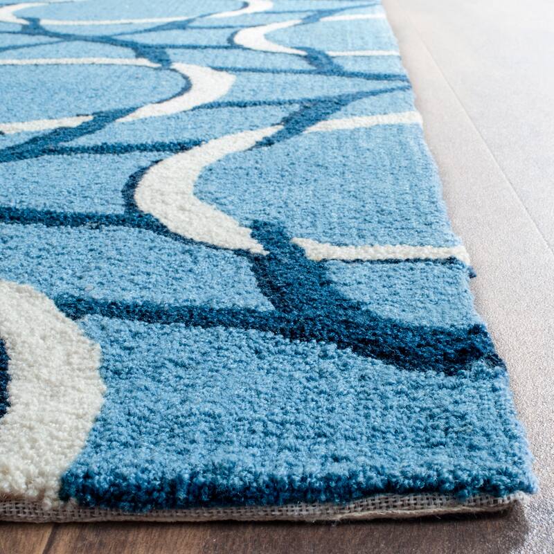 SAFAVIEH Handmade Four Seasons Penka Floral Rug