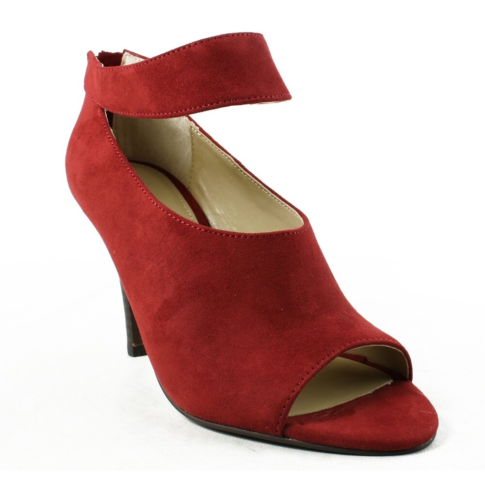 red heels size 5.5