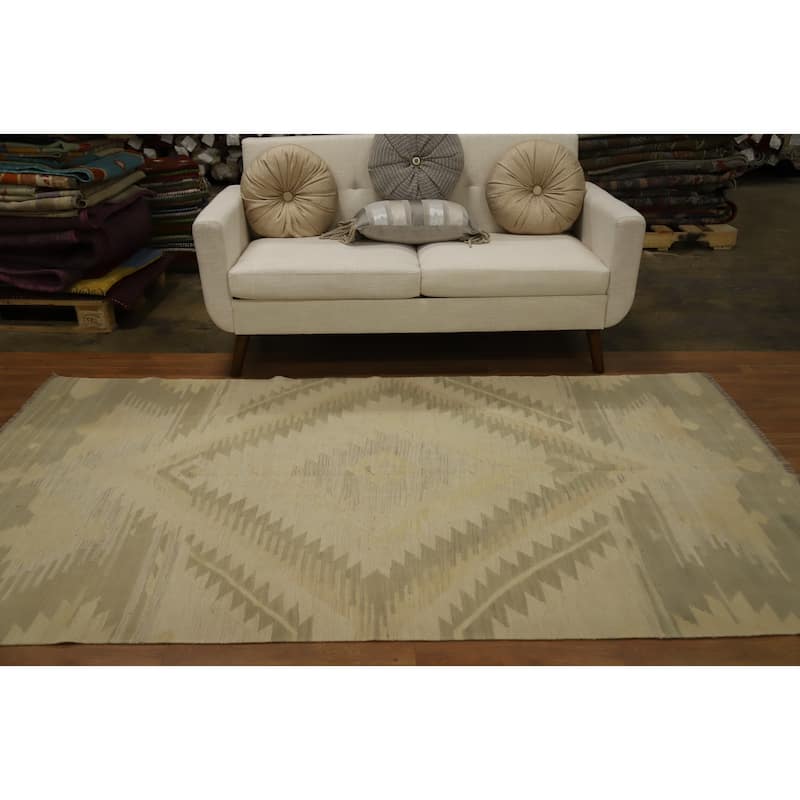 Hand Woven Oriental 100% Wool Carpet Southwestern Tribal Beige & Ivories Kilim Area Rug - 8' 3'' X 4' 10''