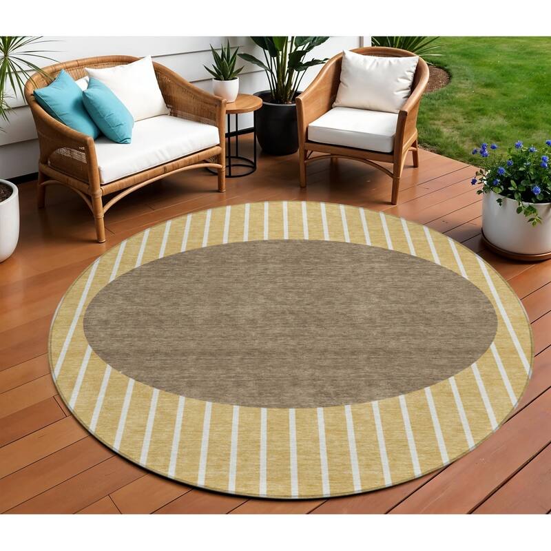 HomeRoots Striped Transitional Rectangle Outdoor Rug - 8' Round
