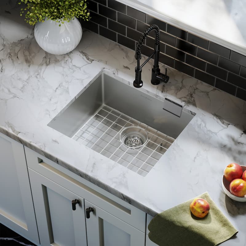 Tourner 21 x 18 Stainless Steel, Single Basin, Undermount Kitchen Sink - Stainless Steel