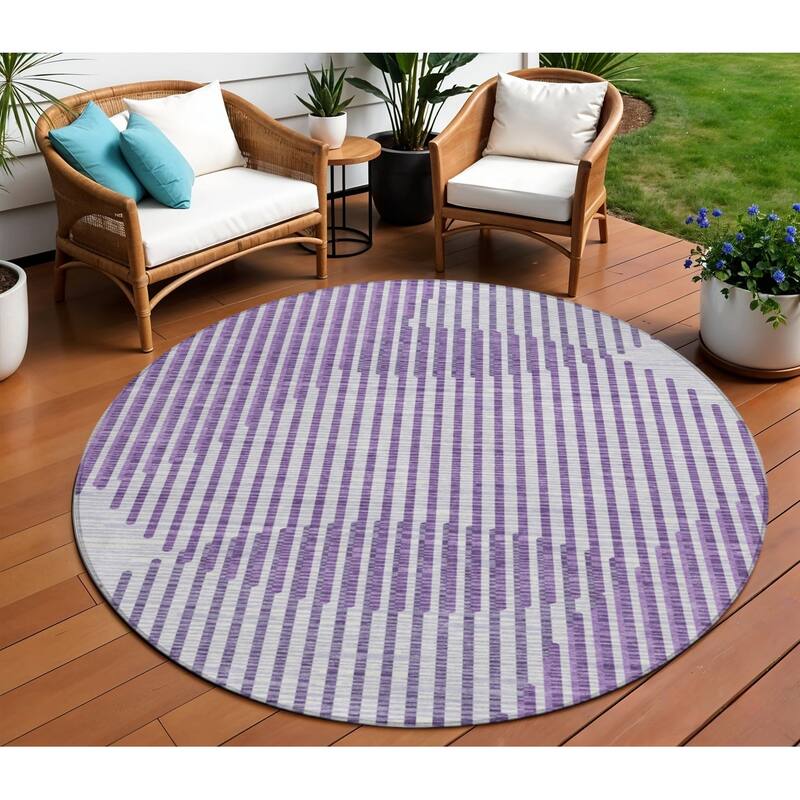 HomeRoots Geometric Transitional Rectangle Outdoor Rug - 8' Round