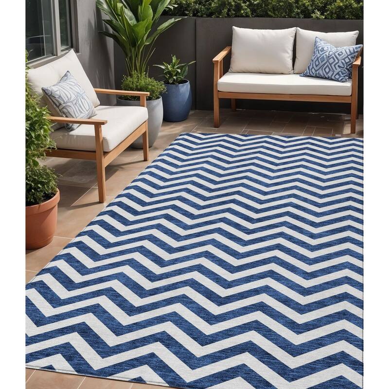 HomeRoots Chevron Transitional Rectangle Outdoor Rug - 5' X 8'