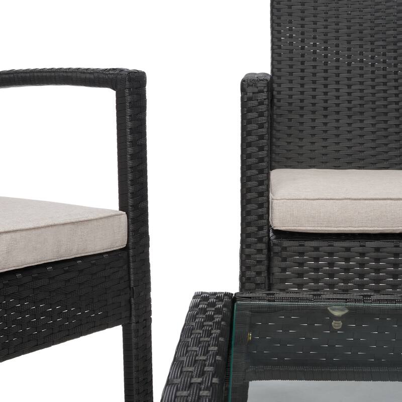 SAFAVIEH Outdoor Bassey 4-Piece Conversation Patio Set. - 39.78" x 24.18" x 32.37"