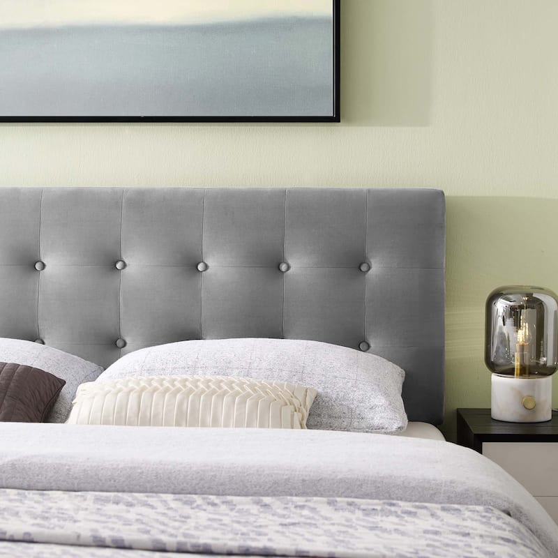 Carson Carrington Labbgard Queen Tufted Velvet Headboard