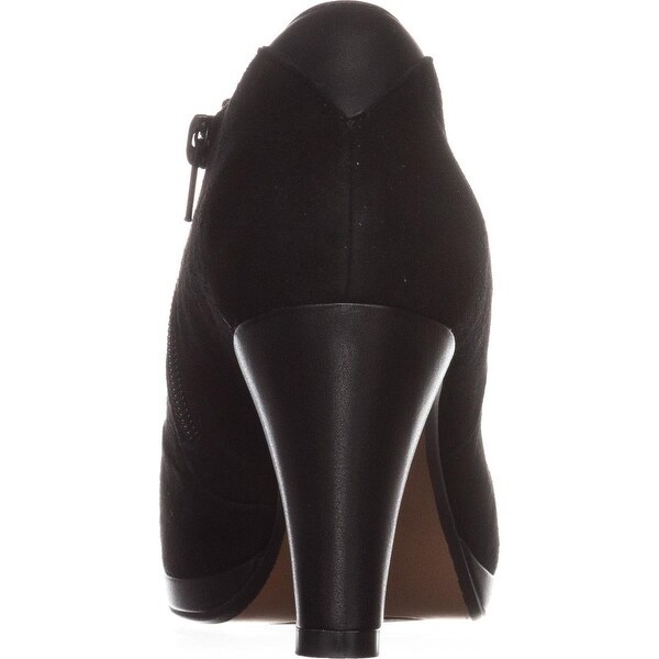 clarks chorus jingle