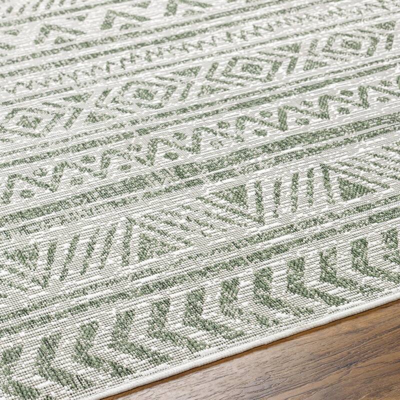 Livabliss Fortuna Traditional Medallion Area Rug