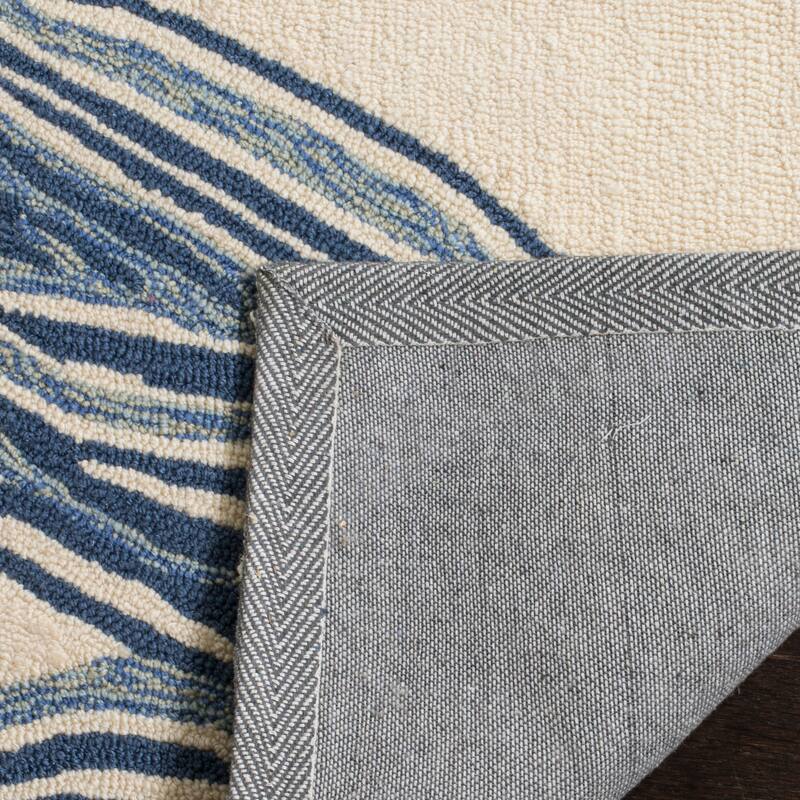 SAFAVIEH Handmade Four Seasons Alissa Floral Rug