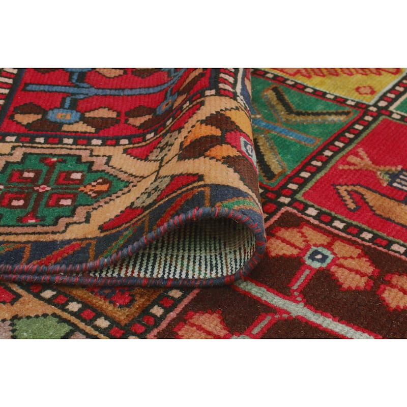 Fine Vintage Bakhtiari Fuat Red/Green Rug - 5'8" x 9'3"