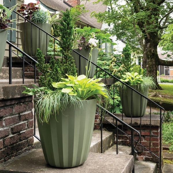 Pleat Modern Pleated Indoor and Outdoor Planter - Bed Bath & Beyond -  40164324