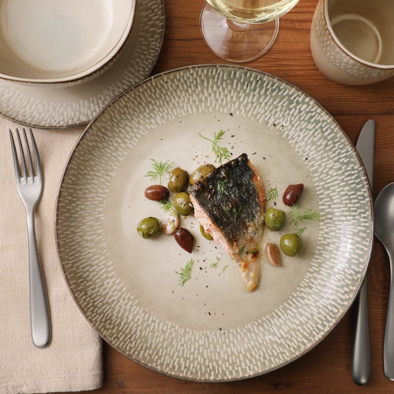 Gibson Elite Jasper 16 Piece Plates and Bowls Reactive Glaze Dishes Stoneware Ceramic Dinnerware Set - Service for 4