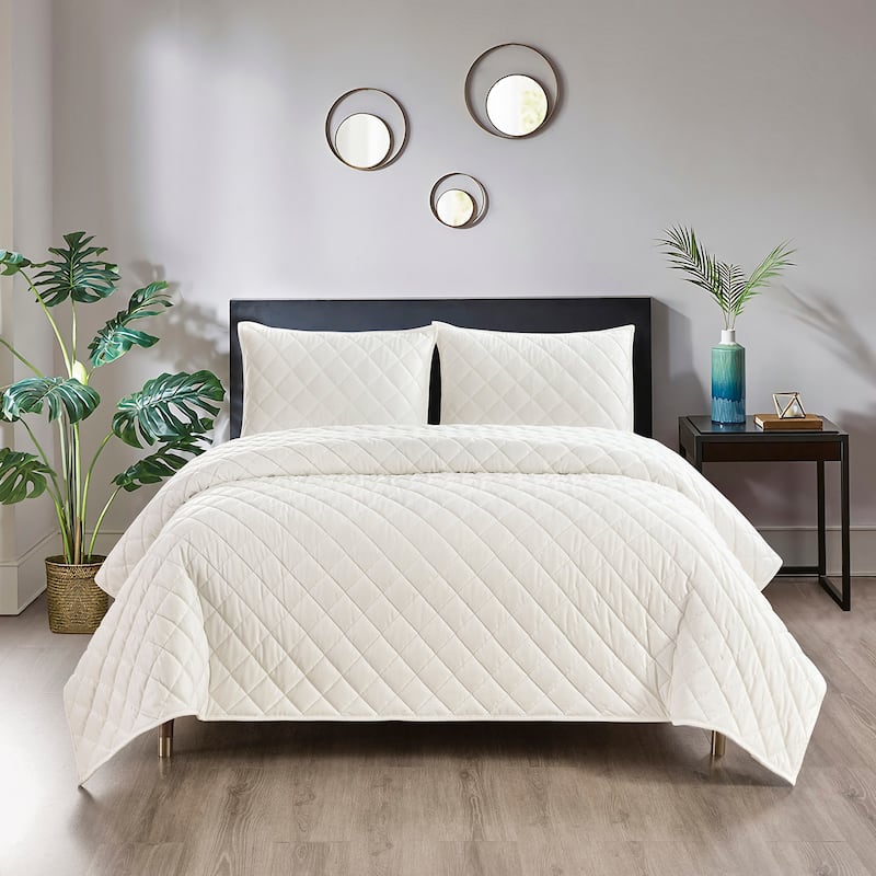 Pointehaven Heavy-Weight Oversized Diamond Design Velvet Quilt Sets - Ivory - Full - Queen