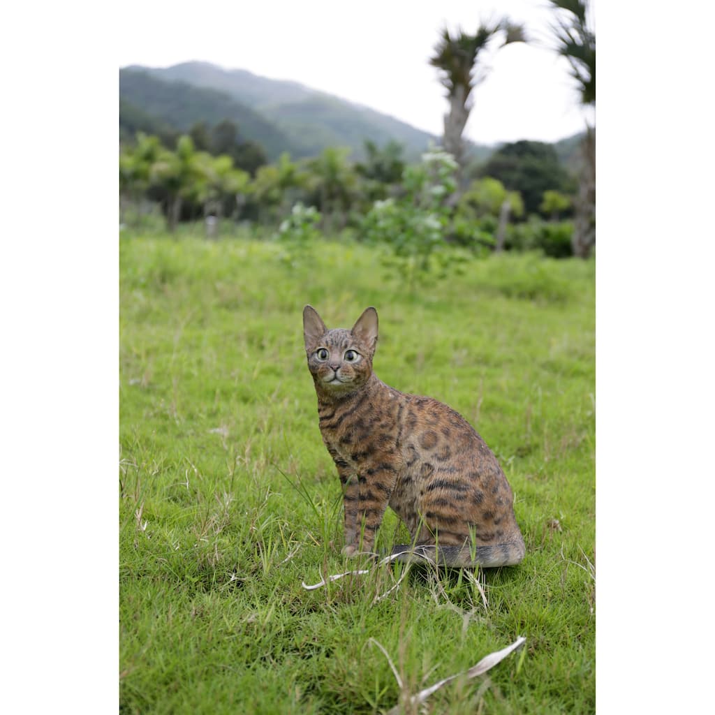 Sitting Bengal Cat Statue