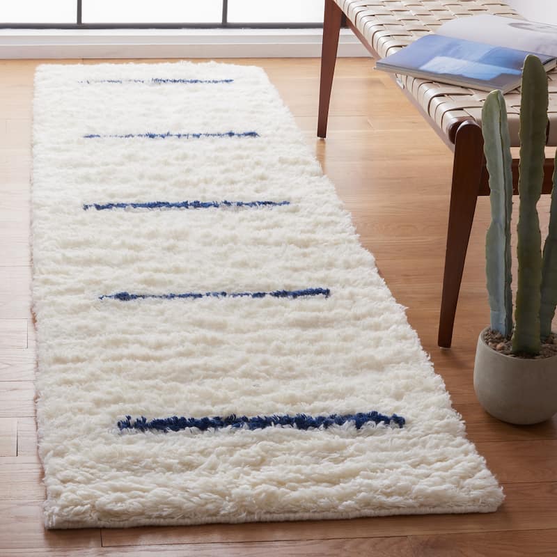SAFAVIEH Hand-knotted Kenya Henriette Southwestern Tribal Wool Rug - 2'3" x 8' Runner - Ivory/Navy