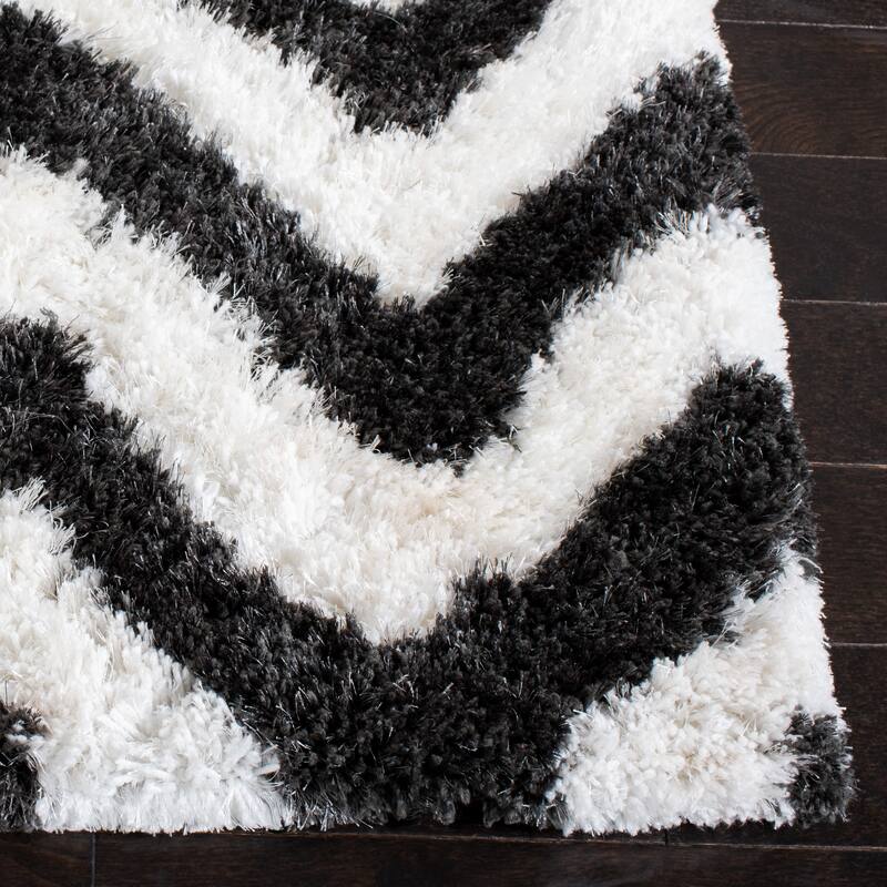 SAFAVIEH Handmade Barcelona Shag Rayya Polyester Rug - 2' x 3' - Graphite/Ivory