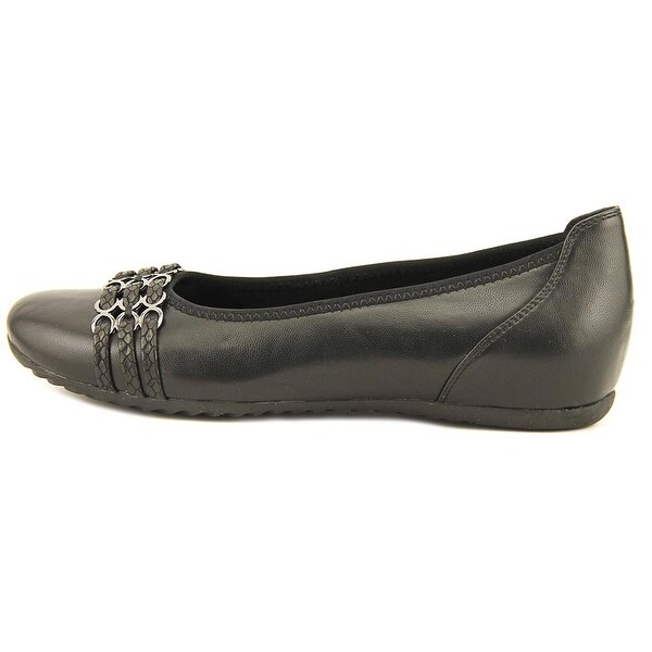 easy spirit black flats