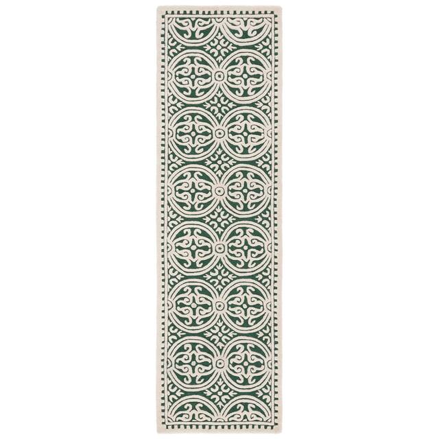 SAFAVIEH Handmade Cambridge Myrtis Moroccan Wool Rug
