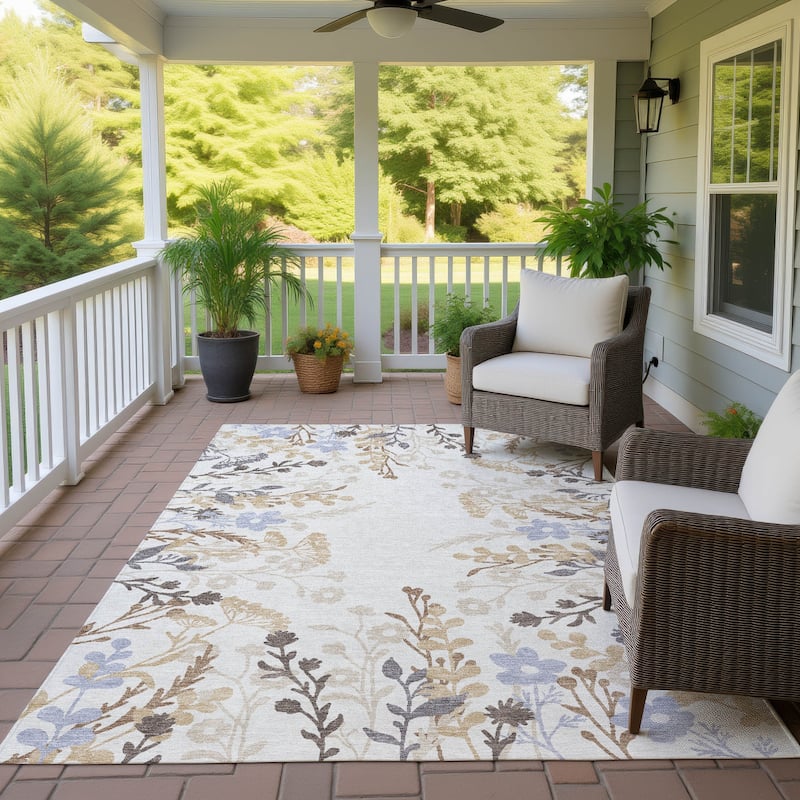 Machine Washable Indoor/ Outdoor Floral Border Chantille Rug