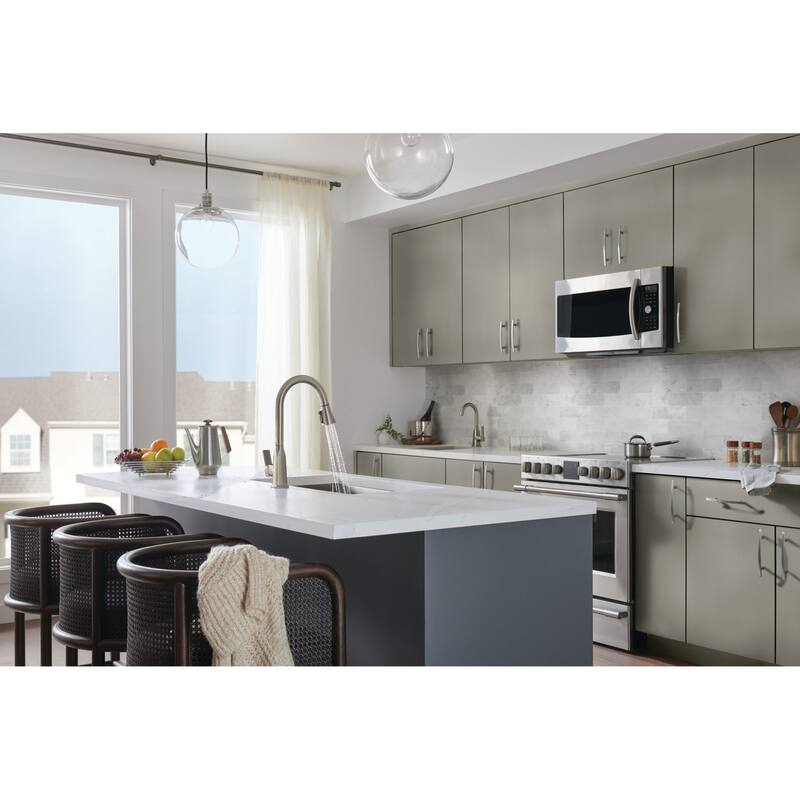 Peerless P7971LF Ezra 1.5 GPM Single Hole Pull Down Kitchen Faucet - Chrome