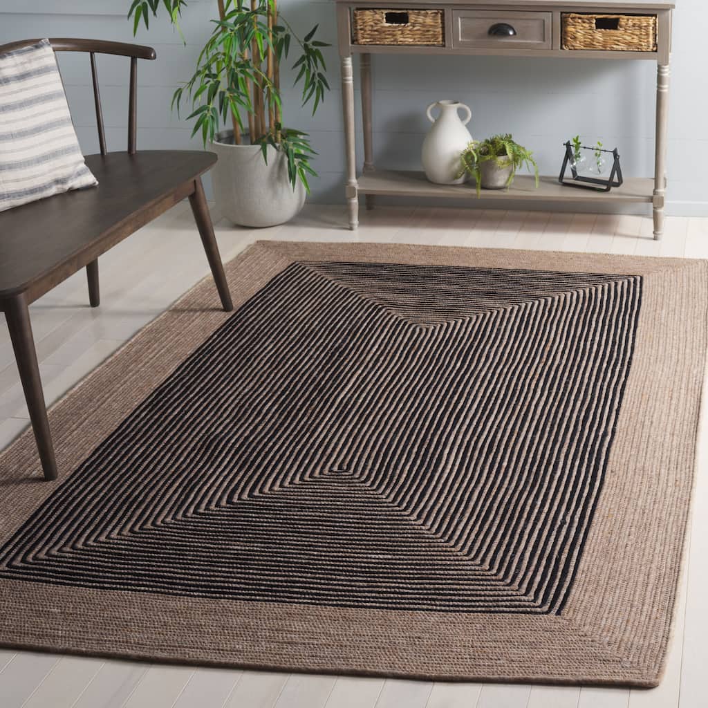 SAFAVIEH, Handmade Braided Nesrin Wool Rug