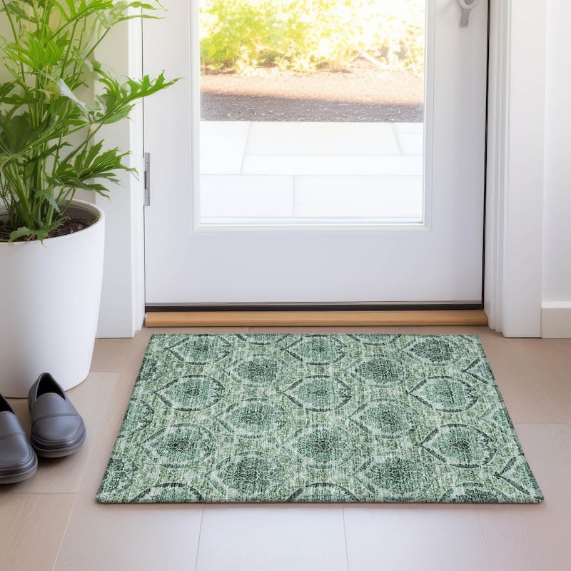 Machine Washable Indoor/ Outdoor Chantille Traditional Damask Rug