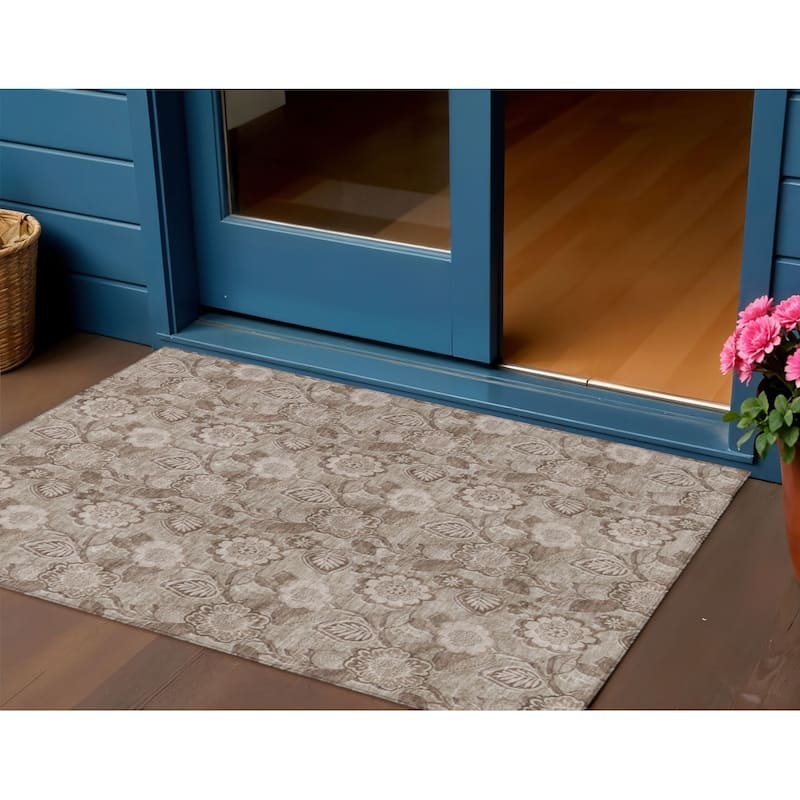HomeRoots Floral Transitional Rectangle Outdoor Rug - 3' x 5'
