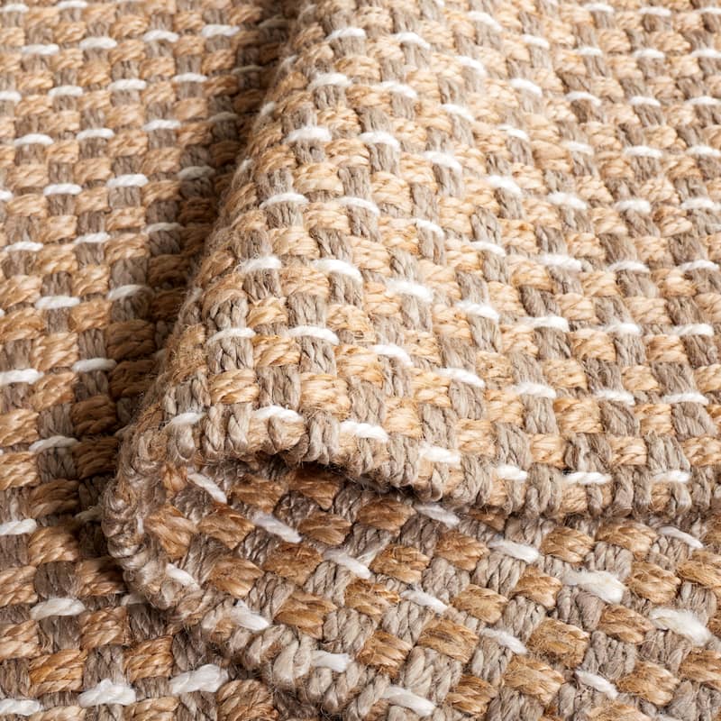 SAFAVIEH Handmade Natural Fiber Mikalah Farmhouse Fringe Jute Rug