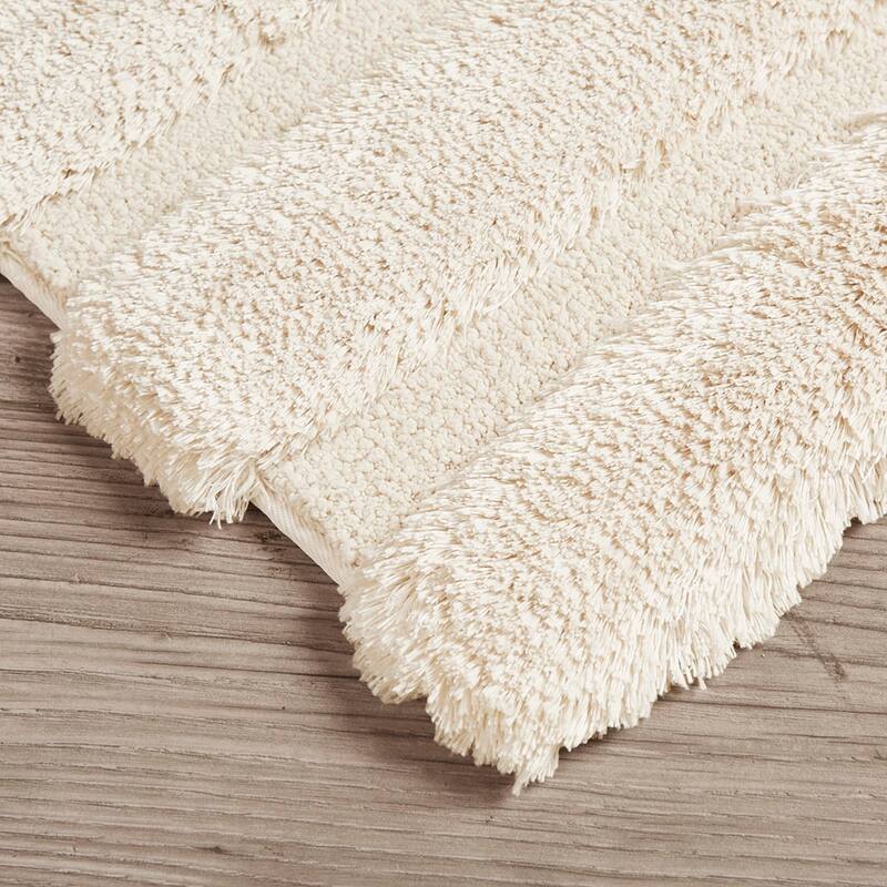 Madison Park Tufted Pearl Channel Solid Bath Rug