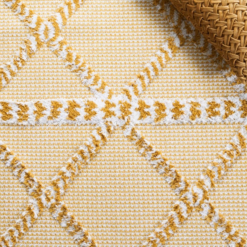SAFAVIEH Augustine Saori Rustic Trellis Fringe Rug