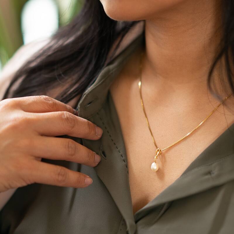 Oravo 14k Yellow Gold Freshwater Pearl Dangling Infinity Pendant Necklace