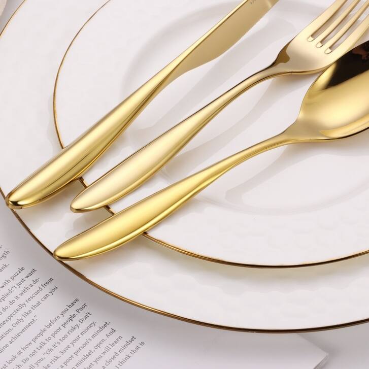 20 Pc Flatware Set with Wavy Handle
