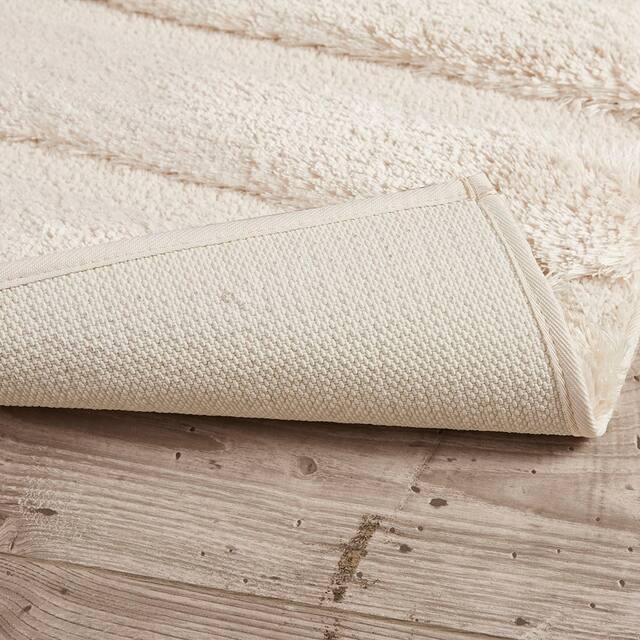 Madison Park Tufted Pearl Channel Solid Bath Rug