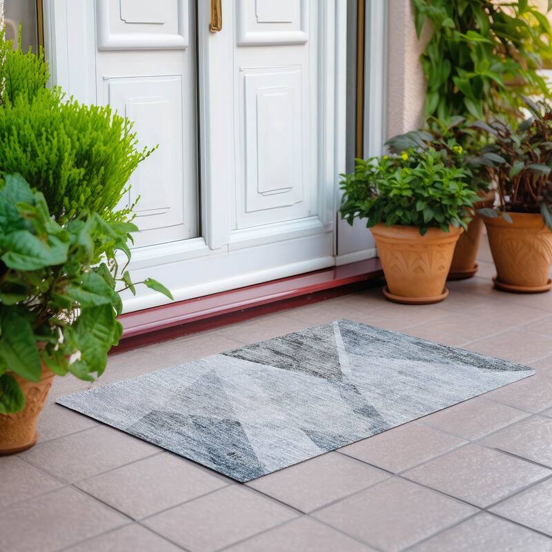 Machine Washable Indoor/ Outdoor Chantille Contemporary Geo Rug - Sky - 1'8" x 2'6"