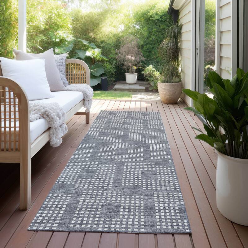 Machine Washable Indoor/ Outdoor Chantille Modern Houndstooth Rug - Gray - 2'3" x 7'6"