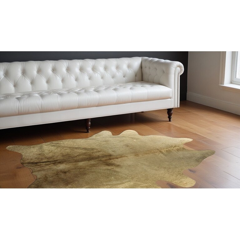 5' x 7' Brown and White Cowhide Hand Knotted Area Rug 5' x 7' Brown and White Cowhide Hand Knotted Area Rug