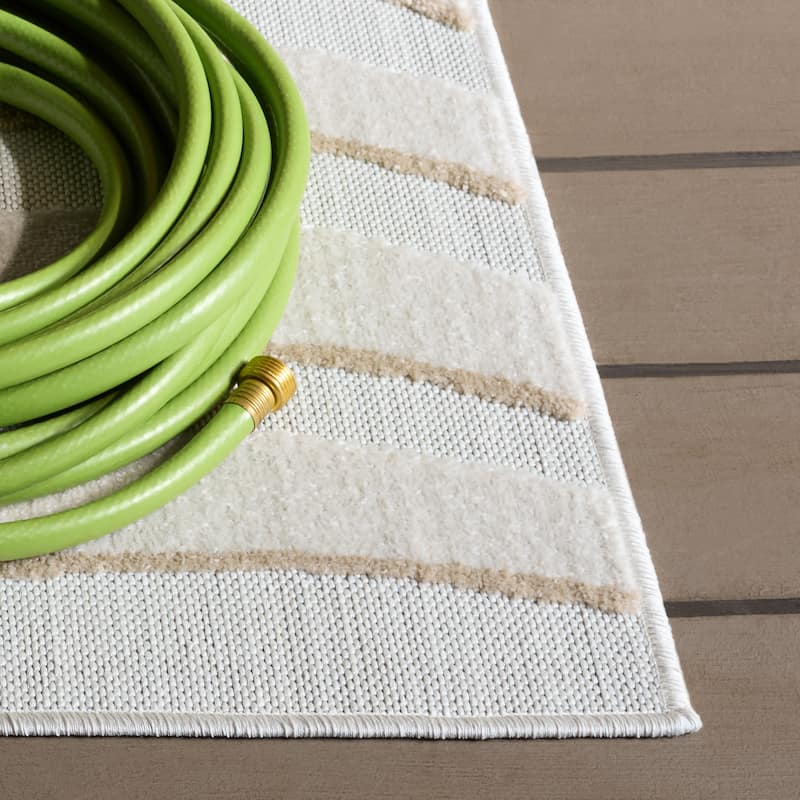 SAFAVIEH Stella Ozra Washable Indoor/Outdoor Rug - Weather Resistant & Easy Cleaning