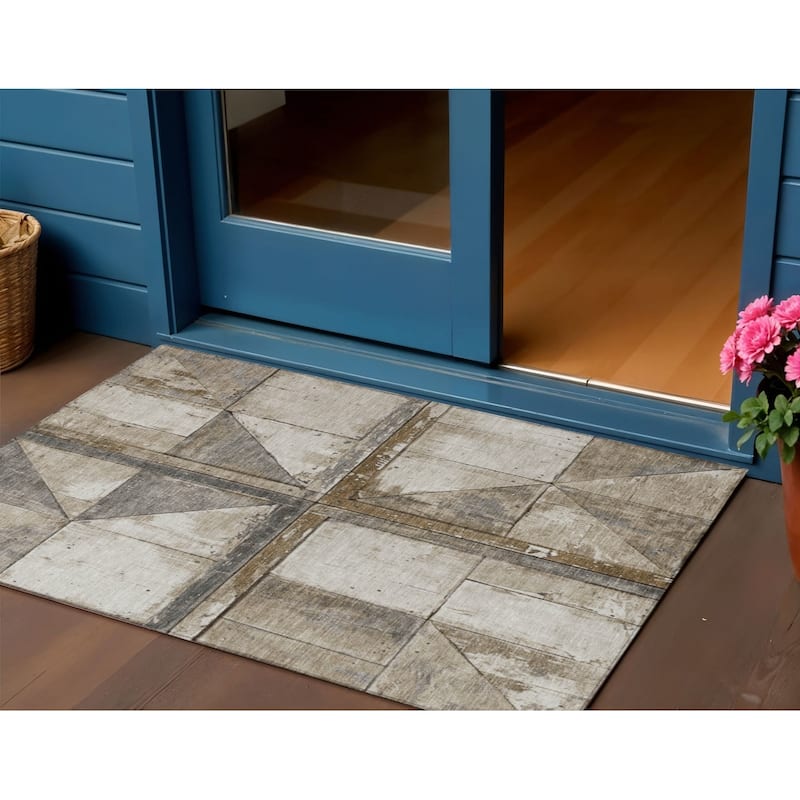 HomeRoots Geometric Transitional Rectangle Outdoor Rug - 3' x 5'