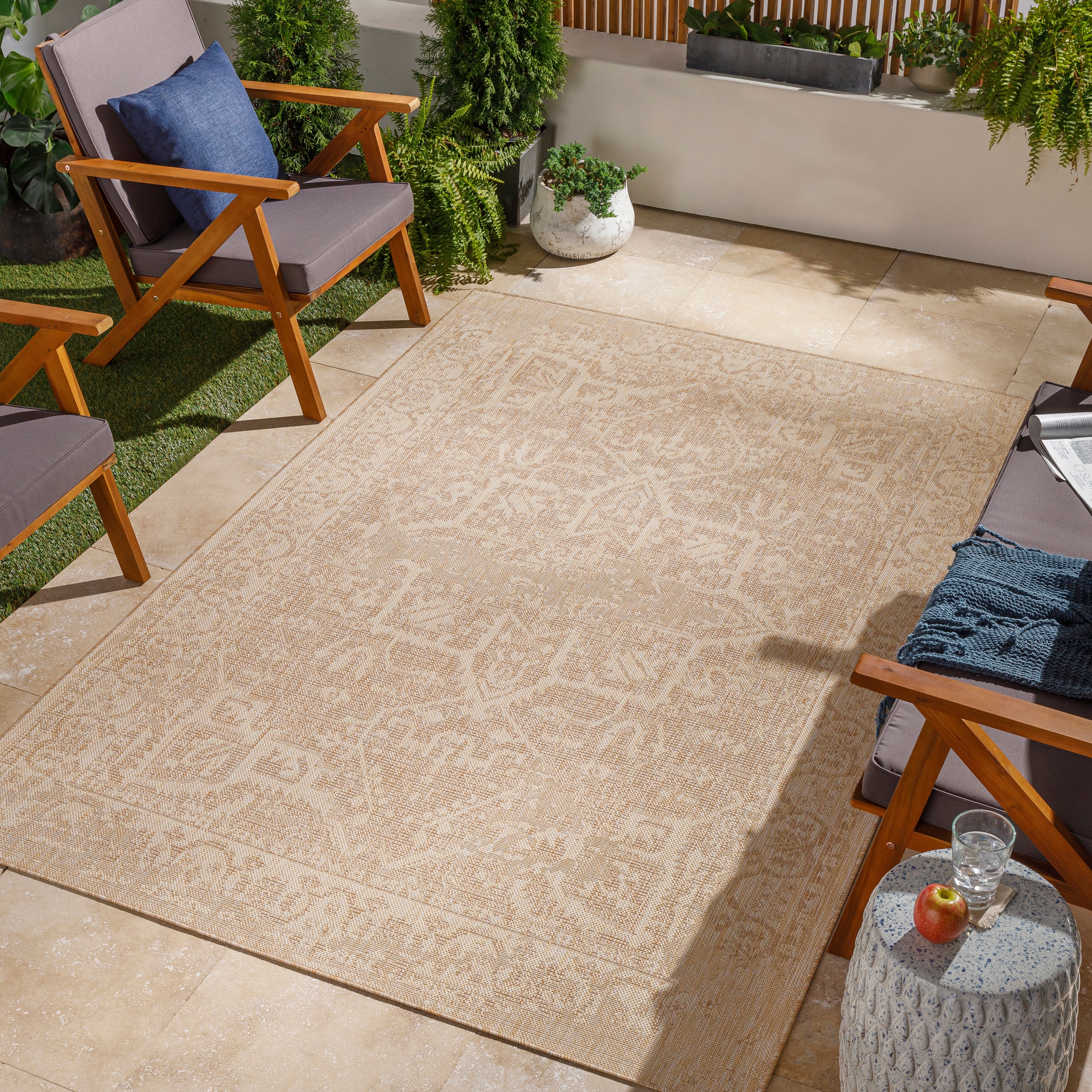 Livabliss Farrah Traditional Medallion Indoor/ Outdoor Area Rug