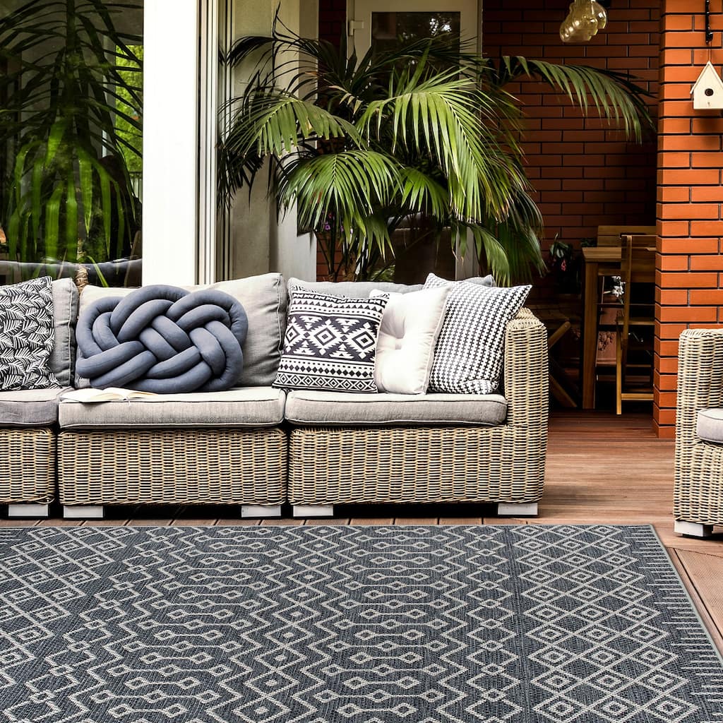 Trellis Bohemian Indoor/Outdoor Area Rug