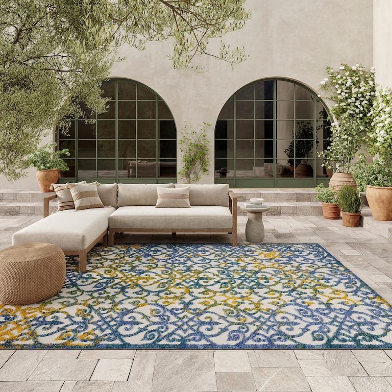 Nourison Aloha Transitional Scroll Indoor/Outdoor Damask Rug