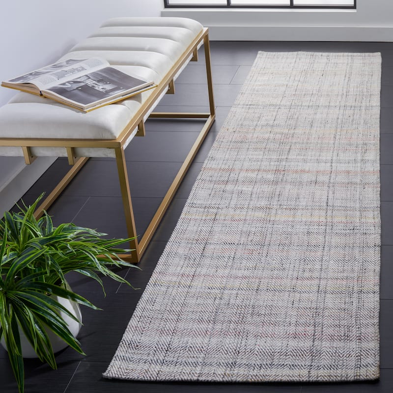 SAFAVIEH Handmade Marbella Teiksma Rug - 2'3" x 9' Runner - Red/Ivory