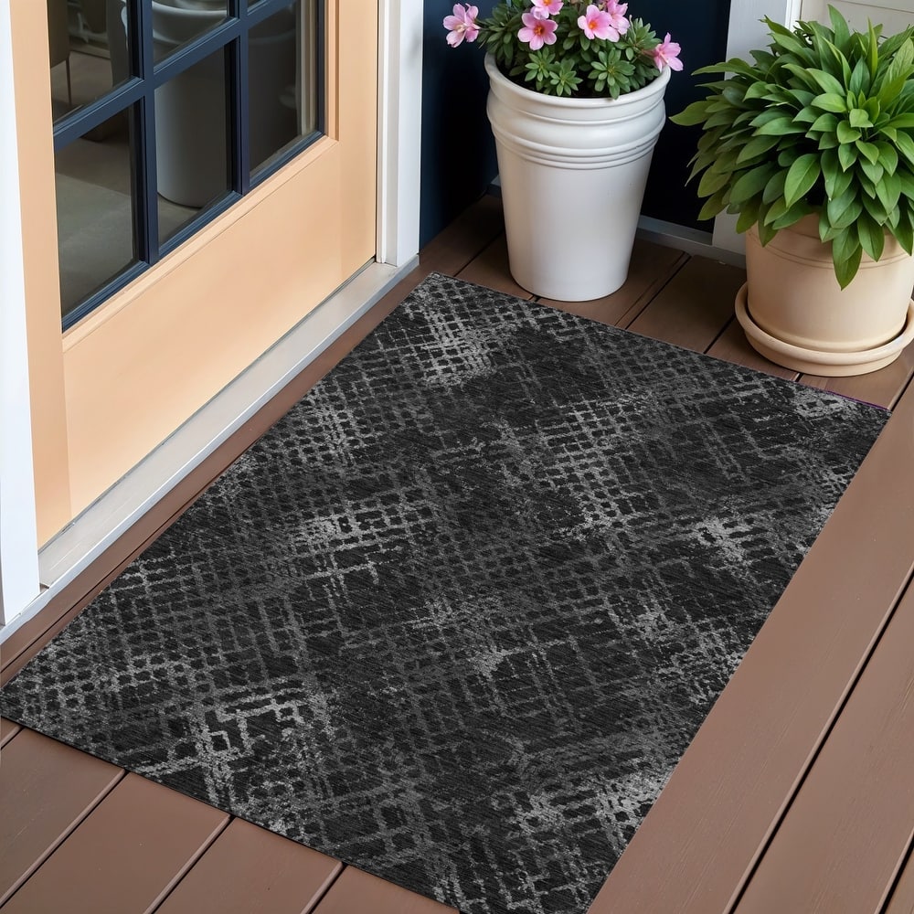 HomeRoots Geometric Transitional Rectangle Outdoor Rug