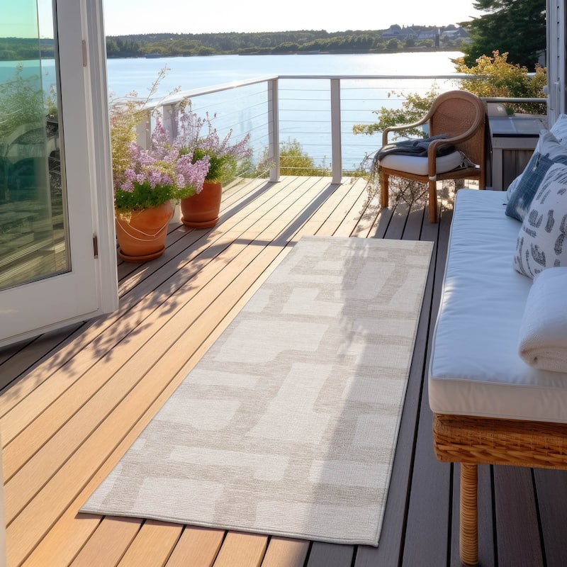 Machine Washable Indoor/ Outdoor Chantille Contemporary Geo Rug - Ivory - 2'3" x 7'6"