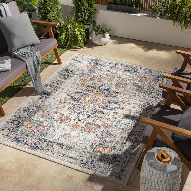 Livabliss Huntington Beach Traditional Indoor/Outdoor Area Rug - 5'3" x 7' - Blue