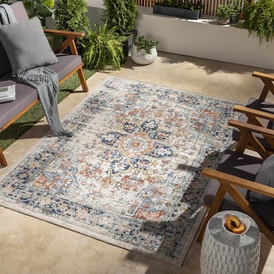 Livabliss Huntington Beach Traditional Indoor/Outdoor Area Rug
